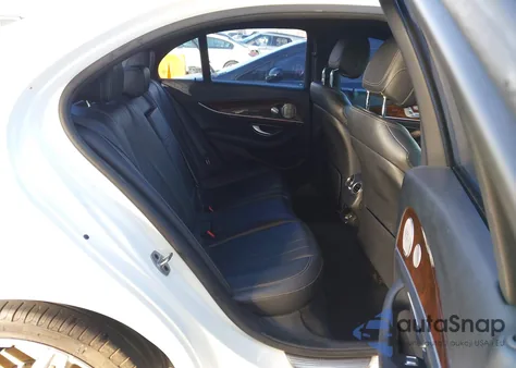 2019 Mercedes-Benz E 300 из США, поврежденный, VIN WDDZF4JBXKA580776